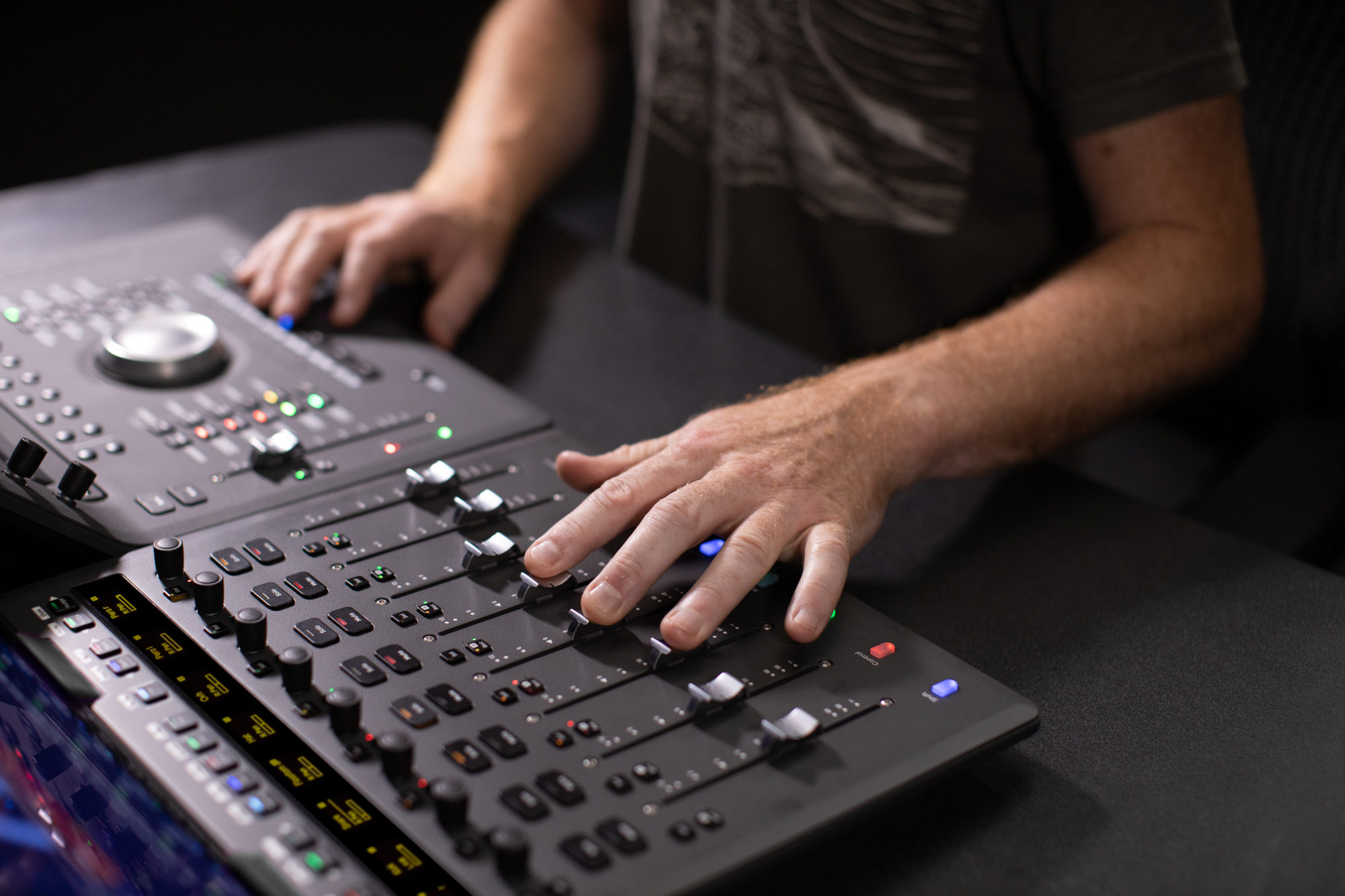Avid S1 | 株式会社レスター